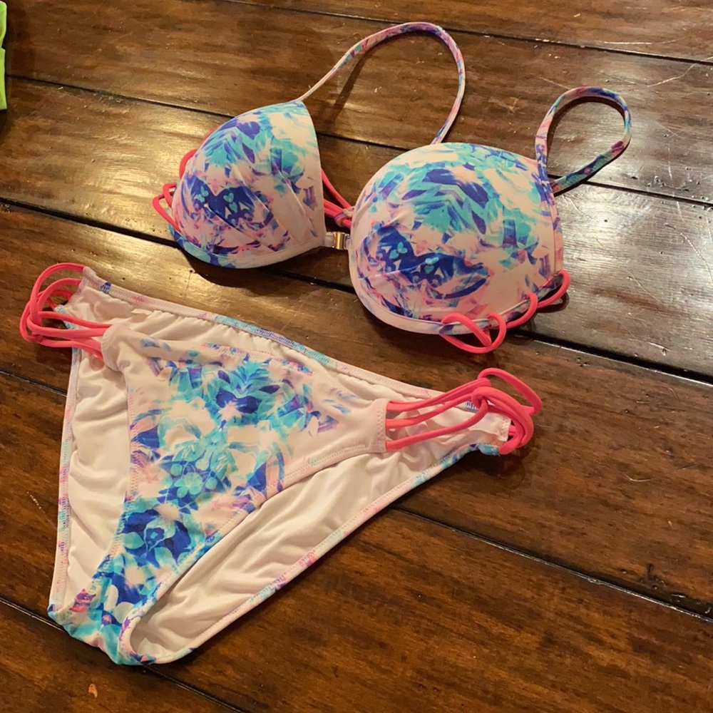 EUC Victoria’s Secret strappy bikini